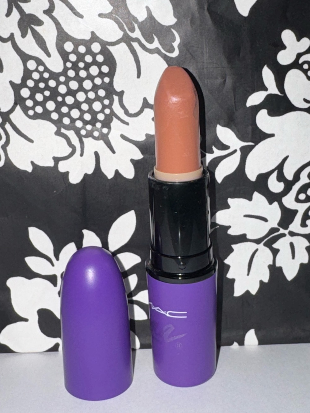Mac Amor Prohibido Lipstick